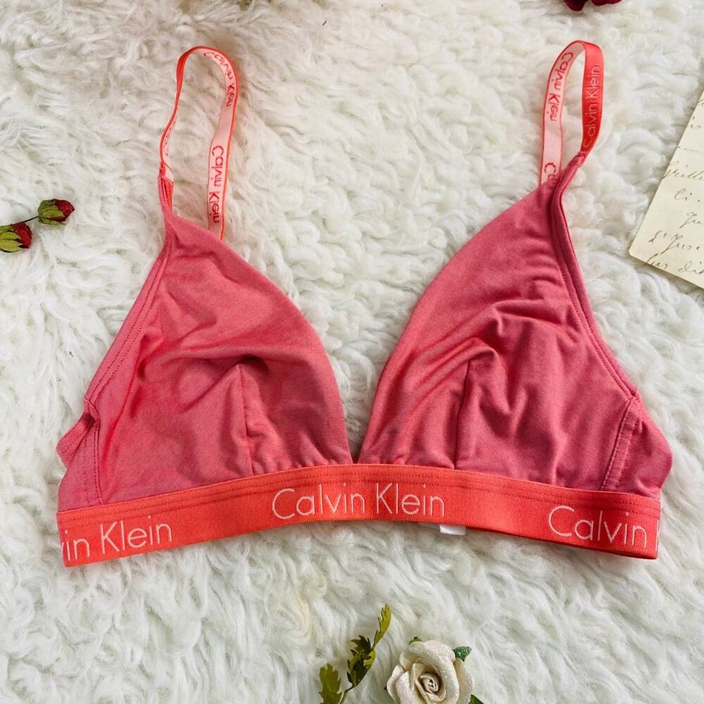 VINTAGE Y2K Juniors/women Calvin Klein Triangle Pink Bralette Small unpadded